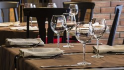 股票、房子，一生要會投資一種！與財務長晚餐，原來有錢人這樣創造現金流