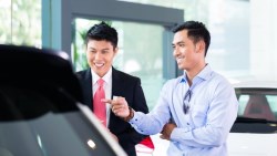 月賣60台車、繳稅450萬，和超級業務員喝咖啡，原來年收千萬的人有這3特質