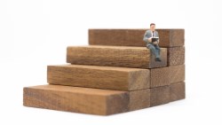 做水電的父親，連休息喝茶都不能進屋主家...日本第一書評家：只有「學習」能消除階級差異