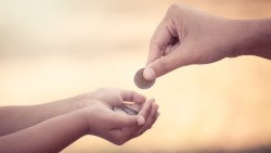 有一種「保險」絕不傷本金、解約還給你八折利息，●●才是錢最好的去處