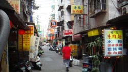 「學期中還一堆套房租不出去」一個淡大老師的觀察：買在淡水只會悽慘收場