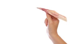 油元霸權將垮？傳人幣計價原油將上路、黑金可換黃金