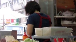 穩賺的股票不買，竟存人民幣...大戶從早餐店媽媽身上得到體悟：散戶不受教，怎麼賺得到錢