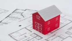 不用準備頭期款，連裝潢錢都可以借給你...真有這麼好？關於「超貸」你該懂得二三事