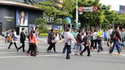 政院版一例一休「越修越爆肝」！11月送立法院，休息日加班不多給假、特休不用當年結算...