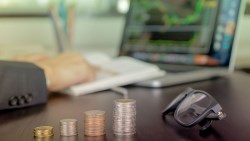 創下76%報酬的冠軍操盤人：我用3張表，找到買了不用管、偷偷漲10倍的股票