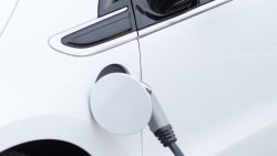 油價驚驚漲！小資族刷卡省油錢攻略：最高每公升降3.2元、享2%回饋