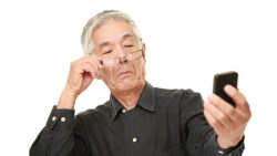 老花眼鏡，免費配！12月底前，新北市政府顧老人「目睭」，快來看怎麼申請