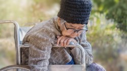 他天天為失智媽煮3餐，韓國65歲阿伯部落客：即將奔向70歲，我不得不思考起「老人自殺」的問題