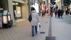 媳婦回娘家借十萬應急：夫家若知道我管不好錢，一定發火...「女主內」害慘多少媳婦