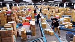 包裹塞爆超商...兩大電商股網家、富邦媒能不能買，看營收不準，「這個數字」最關鍵