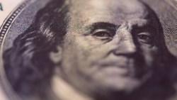 美元已死？升息年竟還貶10%，2018年「這個貨幣」將比美元更搶手