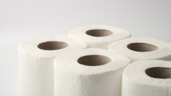 衛生紙漲價國人搶翻，一個爸爸淡定公開8招：根本不用花錢買