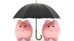 別再說「遺產規劃」不關你的事！她忙著處理丈夫後事，數百萬保險金竟被家人領光...
