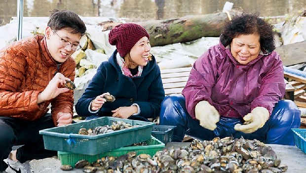   新北東北角》走吳沙淡蘭古道 餵九孔吃龍鬚海菜