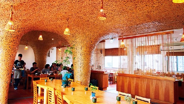   竹青庭》鑽進竹編盤絲洞，一嘗竹山在地味