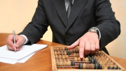 同事都準備買房，自己卻連頭期款都沒有...想快速達成目標別買股票，而是用理財4招