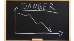 買股總賠錢？股票不是便宜就該買...投資專家「買低價股，不如花點錢買好股」