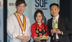   芥花油領導品牌《泰山純芥花油》
十道品質嚴格把關  健康過年「芥」簡單
