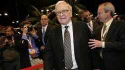 3張波克夏歷年股價圖，道出股神之所以稱霸幾十年的關鍵：選定策略，就堅定不移！