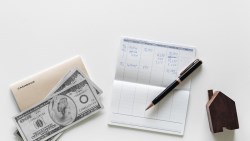 投資入門看這篇，每月薪水這樣配就好：10%買保險，60%消費，剩30%買「這個」