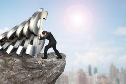 台經院估全年製造業景氣燈號為黃藍燈 二個產業恐見藍燈