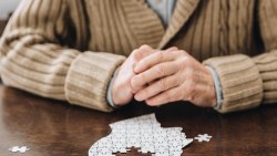   誰說年紀大才會失智？提升病識感，別成為失智症的「隱藏角色」