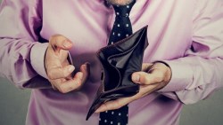 不是金融業嗎？怎麼年薪才43萬元…？金融公司薪酬大揭露，「這家」最薪苦…