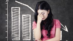 台股早盤一度跌破10300點 盤中跌幅稍收斂