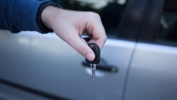 「開Uber月收8萬時間自由又好賺」真是如此？Uber司機算給你看：成本就佔掉3成…