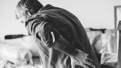 年長者跌倒每次住院要花9萬～13萬元，高齡長者保意外險，不會被拒保！