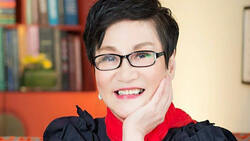 「5歲第一次上台就愛到無法自拔...」小燕姊金鐘致辭細數3次失業危機，值得上班族借鏡