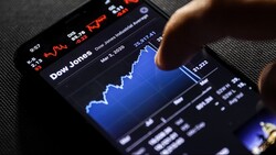 台股美股齊跌，觀望還是進場？股市大咖：盲目從眾，會再次錯過大漲