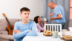 照顧父母可以拿到比較多遺產嗎？幫父母管理財產會被手足告嗎？執業律師這樣解答