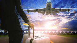 航空業重見光明！飛航班次創疫情來新高，歐短程旅大復甦