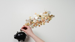 「每年領股息、不會倒」讓金融股成存股最愛！沒注意這點，你的投資報酬恐慘輸市場30%