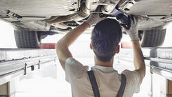 存錢方法》建教班畢業低薪出身，靠努力打出一手人生好牌，他28歲身價破800萬