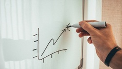 優於法人預期！大立光第1季每股賺39.62元，毛利率64.7%