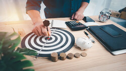 買進時要浪漫，賣出時要現實！基金黑武士4步驟，簡單搞懂紀律投資怎麼做