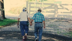 老後安養費每月至少3萬起跳...面對生命終站，臨床40年醫生教你的5件事，給自己更多尊嚴