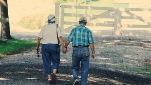 老後安養費每月至少3萬起跳...面對生命終站，臨床40年醫生教你的5