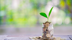 台股跌逾百點，金融股成殺盤要角！股市老手：仔細挑選，處處有璞玉