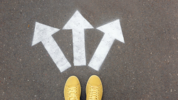 升息、通膨隱憂不斷，股市老手：伏虎年選股首選這「3個產業」！