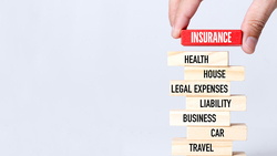 寒暑交替時節，太早外出、空腹洗澡、熬夜都別做！擔心意外想買醫療險，必看4大重點