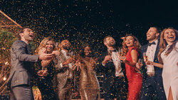 有錢人的生活，就是夜夜笙歌、紙醉金迷？從身家上億的「民間股神」，看富豪的人生規畫