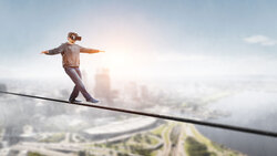 Fed啟動升息，回顧過去升息循環，科技龍頭股長線走揚無懼