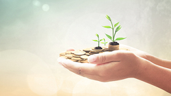 從小跟媽媽做代工，深知賺錢有多難！粉領族用4撇步理財，年存20萬，預計35歲買第1間房