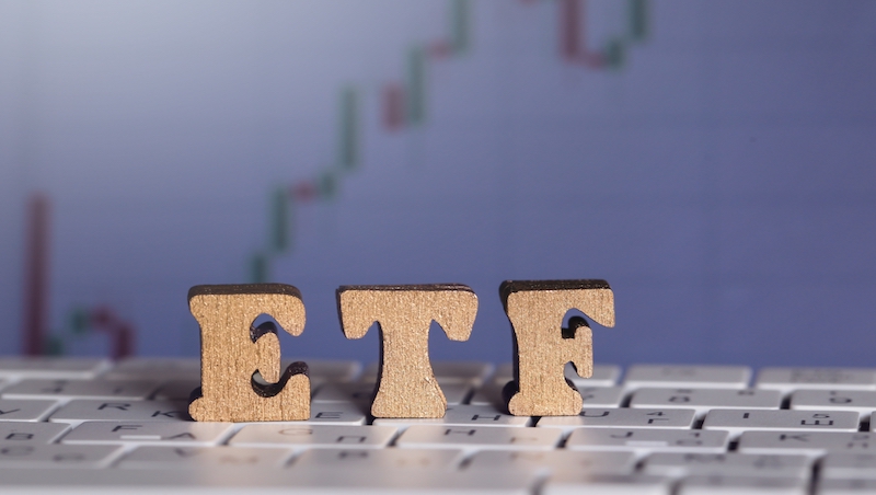 ETF投資全世界》00916、00646、00858...想抄底全球股市，這3檔ETF台灣就買得到！