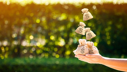 今年市場震盪大，基金該贖回嗎？基金達人蕭碧燕：先考量這2點