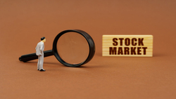 想靠財經新聞掌握最新趨勢，卻常抓錯重點...國際金融專家教你用4大原則解讀，找出賺錢門道